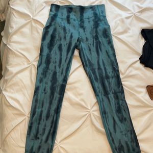 Lululemon invigorate tight 25” sz 6